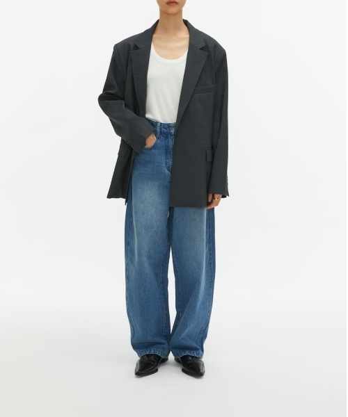 Studio Doe（スタジオドー）の「Studio Doe Single-Breasted Wide Blazer（テーラードジャケット・レディース・ダークグレー・X-SMALL/SMALL）」の2枚目の写真