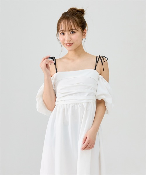REDYAZEL(レディアゼル)の「リボンショルダーオフショルロングワンピース(ワンピース・レディース・オフホワイト/ブラック系その他/グリーン系その他・FREE)」の12枚目の写真