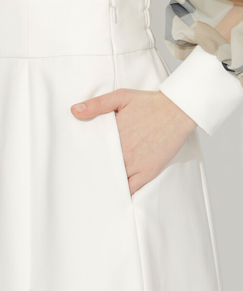 CB CRESTBRIDGE（シービークレストブリッジ）の「ボックスタックチェック切替ミモレスカート（スカート・レディース・ブラック/ホワイト系その他/ネイビー・M/S）」の6枚目の写真