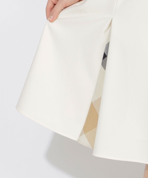 CB CRESTBRIDGE（シービークレストブリッジ）の「ボックスタックチェック切替ミモレスカート（スカート・レディース・ブラック/ホワイト系その他/ネイビー・M/S）」の7枚目の写真