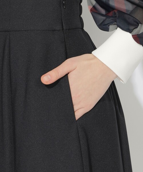 CB CRESTBRIDGE（シービークレストブリッジ）の「ボックスタックチェック切替ミモレスカート（スカート・レディース・ブラック/ホワイト系その他/ネイビー・M/S）」の14枚目の写真