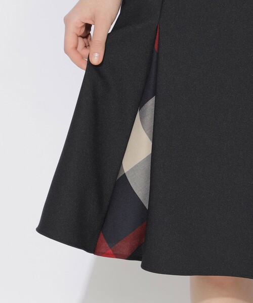 CB CRESTBRIDGE（シービークレストブリッジ）の「ボックスタックチェック切替ミモレスカート（スカート・レディース・ブラック/ホワイト系その他/ネイビー・M/S）」の15枚目の写真