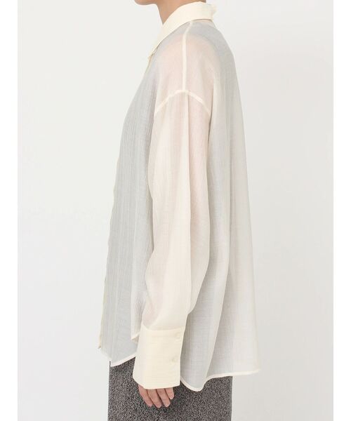 LAGUNAMOON(ラグナムーン)の「バックボタンワイドスリーブシャツ(シャツ/ブラウス・レディース・チャコールグレー/アイボリー・FREE)」の10枚目の写真