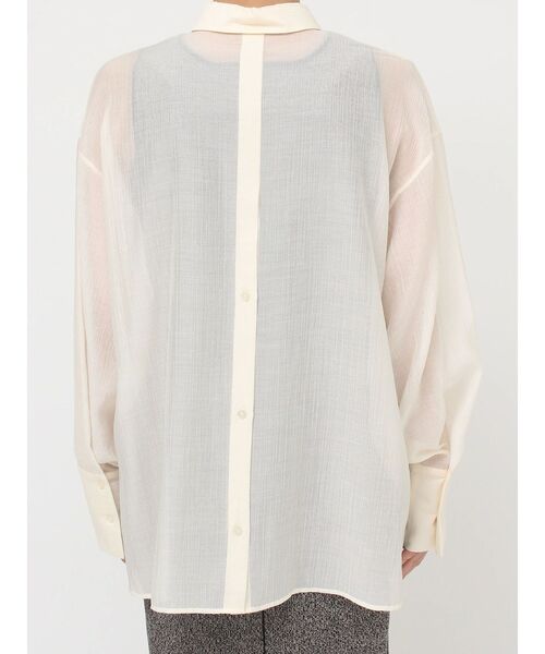 LAGUNAMOON(ラグナムーン)の「バックボタンワイドスリーブシャツ(シャツ/ブラウス・レディース・チャコールグレー/アイボリー・FREE)」の11枚目の写真