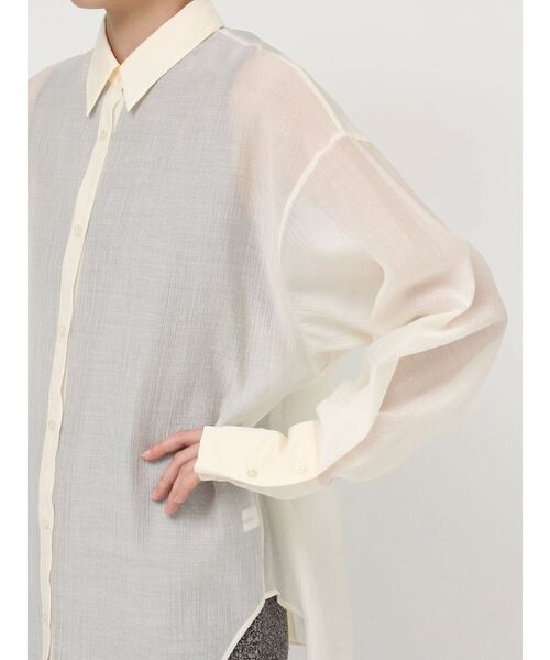 LAGUNAMOON(ラグナムーン)の「バックボタンワイドスリーブシャツ(シャツ/ブラウス・レディース・チャコールグレー/アイボリー・FREE)」の14枚目の写真