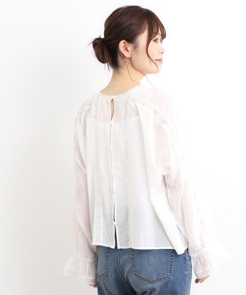LAURA ASHLEY(ローラアシュレイ)の「【前後2WAY/羽織に使える】 リバーレースブラウス(シャツ/ブラウス・レディース・ブラック/オフホワイト・38)」の4枚目の写真