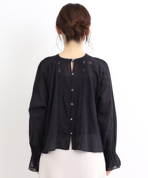 LAURA ASHLEY(ローラアシュレイ)の「【前後2WAY/羽織に使える】 リバーレースブラウス(シャツ/ブラウス・レディース・ブラック/オフホワイト・38)」の19枚目の写真