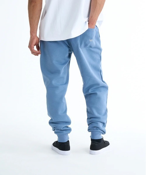 RVCA（ルーカ）の「RVCA メンズ BIG RVCA PANT セットアップボトムス 【2025年春夏モデル】/ルーカロゴスウェットパンツ（スウェットパンツ・メンズ・ブルー系その他・X-LARGE/LARGE/MEDIUM/SMALL）」の2枚目の写真