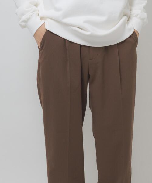 ITEMS URBANRESEARCH（アイテムズ アーバンリサーチ）の「『セットアップ対応』ヨウリュウ1-tuckテーパードパンツ（その他パンツ・メンズ・ブラウン/ネイビー/ブラック・MEDIUM/LARGE）」の4枚目の写真