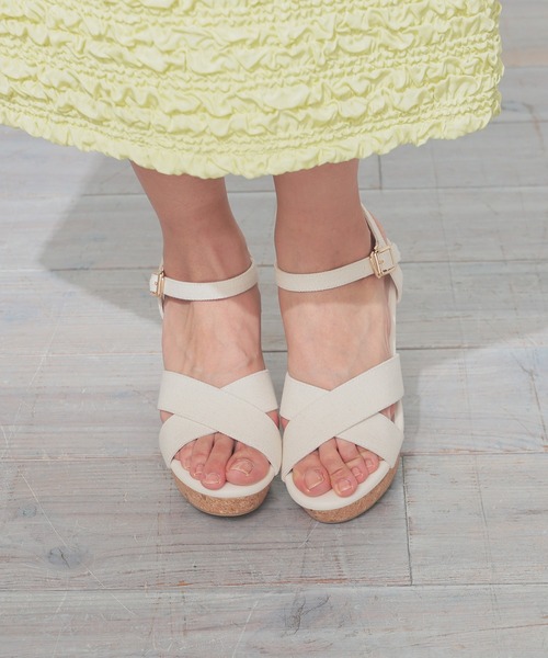 Honeys（ハニーズ）の「クロスヒールサンダル（サンダル・レディース・ベージュ/アイボリー/ブラック・L/LL/M/S）」の4枚目の写真