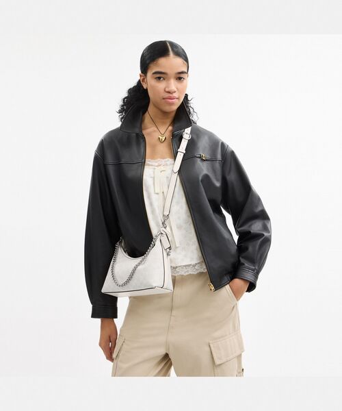 COACH(コーチ)の「ジュリエット ショルダー バッグ 25・シグネチャー キャンバス(ショルダーバッグ・レディース・ホワイト系その他・ONE)」の2枚目の写真