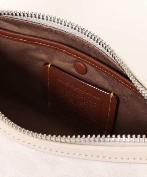 COACH(コーチ)の「ジュリエット ショルダー バッグ 25・シグネチャー キャンバス(ショルダーバッグ・レディース・ホワイト系その他・ONE)」の8枚目の写真