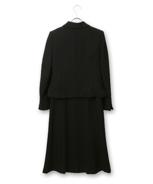 AOYAMA（アオヤマ）の「【ブラックフォーマルアンサンブル】＜2点セット＞テーラードカラージャケット＆前開きワンピース〈大きいサイズあり〉｜喪服・礼服・冠婚葬祭・オケージョン｜セットアップ対応可｜（スーツセット・レディース・ブラック・21号/27号/23号/25号/29号/9号/13号/17号/19号/7号/15号/11号）」の10枚目の写真