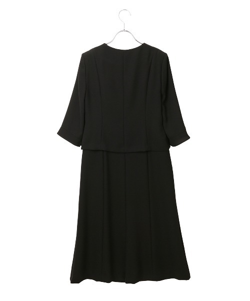 AOYAMA（アオヤマ）の「【ブラックフォーマルアンサンブル】＜2点セット＞テーラードカラージャケット＆前開きワンピース〈大きいサイズあり〉｜喪服・礼服・冠婚葬祭・オケージョン｜セットアップ対応可｜（スーツセット・レディース・ブラック・21号/27号/23号/25号/29号/9号/13号/17号/19号/7号/15号/11号）」の17枚目の写真