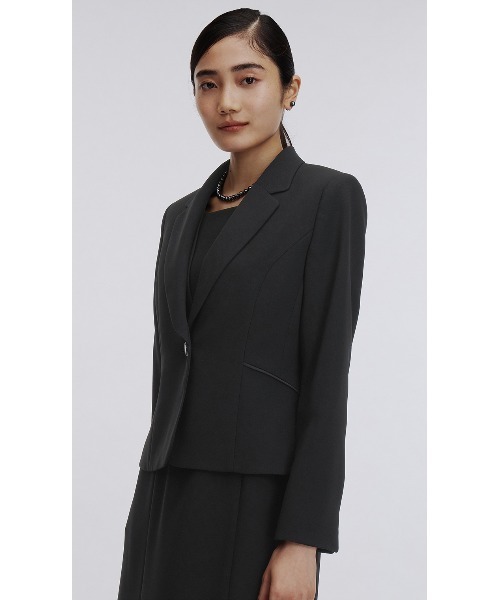 AOYAMA（アオヤマ）の「【ブラックフォーマルアンサンブル】＜2点セット＞テーラードカラージャケット＆前開きワンピース〈大きいサイズあり〉｜喪服・礼服・冠婚葬祭・オケージョン｜セットアップ対応可｜（スーツセット・レディース・ブラック・21号/27号/23号/25号/29号/9号/13号/17号/19号/7号/15号/11号）」の5枚目の写真