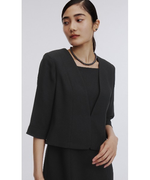 AOYAMA（アオヤマ）の「【ブラックフォーマルアンサンブル】＜2点セット＞テーラードカラージャケット＆前開きワンピース〈大きいサイズあり〉｜喪服・礼服・冠婚葬祭・オケージョン｜セットアップ対応可｜（スーツセット・レディース・ブラック・21号/27号/23号/25号/29号/9号/13号/17号/19号/7号/15号/11号）」の8枚目の写真