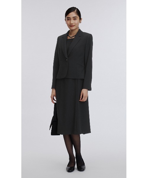 AOYAMA（アオヤマ）の「【ブラックフォーマルアンサンブル】＜2点セット＞テーラードカラージャケット＆前開きワンピース〈大きいサイズあり〉｜喪服・礼服・冠婚葬祭・オケージョン｜セットアップ対応可｜（スーツセット・レディース・ブラック・21号/27号/23号/25号/29号/9号/13号/17号/19号/7号/15号/11号）」の3枚目の写真