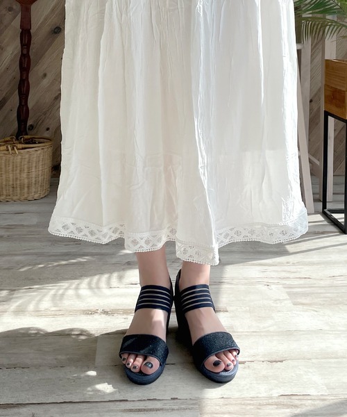 LUGG NAGG（ラグナグ）の「【軽量】伸縮ゴム仕様ラメベルトシアーサンダル（サンダル・レディース・ブラック/ネイビー/ゴールド/アンティークシルバー・LL/L/M/S）」の7枚目の写真