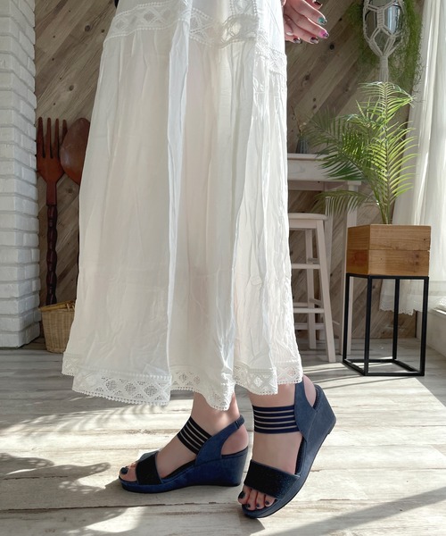 LUGG NAGG（ラグナグ）の「【軽量】伸縮ゴム仕様ラメベルトシアーサンダル（サンダル・レディース・ブラック/ネイビー/ゴールド/アンティークシルバー・LL/L/M/S）」の10枚目の写真