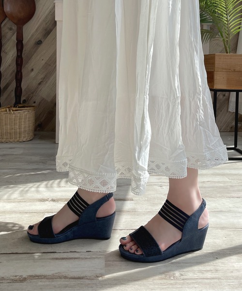 LUGG NAGG（ラグナグ）の「【軽量】伸縮ゴム仕様ラメベルトシアーサンダル（サンダル・レディース・ブラック/ネイビー/ゴールド/アンティークシルバー・LL/L/M/S）」の13枚目の写真