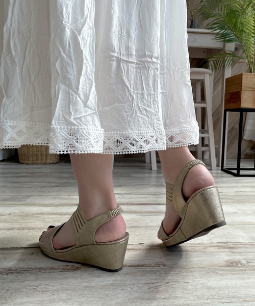 LUGG NAGG（ラグナグ）の「【軽量】伸縮ゴム仕様ラメベルトシアーサンダル（サンダル・レディース・ブラック/ネイビー/ゴールド/アンティークシルバー・LL/L/M/S）」の11枚目の写真