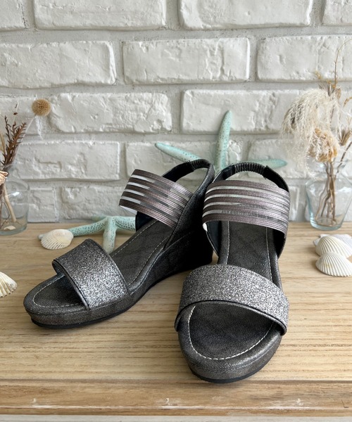 LUGG NAGG（ラグナグ）の「【軽量】伸縮ゴム仕様ラメベルトシアーサンダル（サンダル・レディース・ブラック/ネイビー/ゴールド/アンティークシルバー・LL/L/M/S）」の19枚目の写真