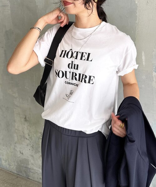 RIVE DROITE(リヴドロワ)の「【遊び心◎】SOURIRE Tee(Tシャツ/カットソー・レディース・ホワイト/ブラウン/ベージュ・FREE)」の1枚目の写真