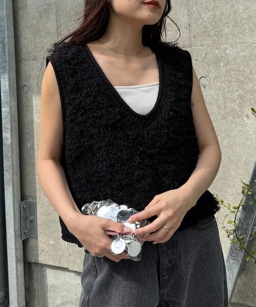 CIAOPANIC TYPY（チャオパニックティピー）の「ループフリンジクロップド丈ベスト（ベスト・レディース・ブラック/オフホワイト/グレー/レッド・ONE SIZE）」の12枚目の写真