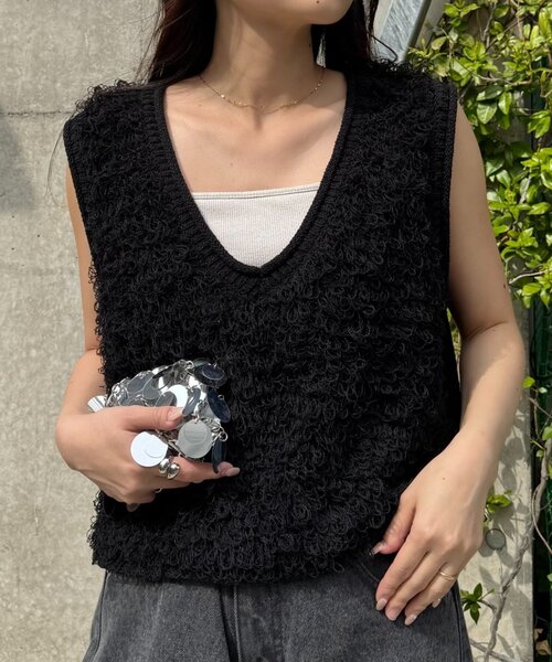 CIAOPANIC TYPY（チャオパニックティピー）の「ループフリンジクロップド丈ベスト（ベスト・レディース・ブラック/オフホワイト/グレー/レッド・ONE SIZE）」の13枚目の写真