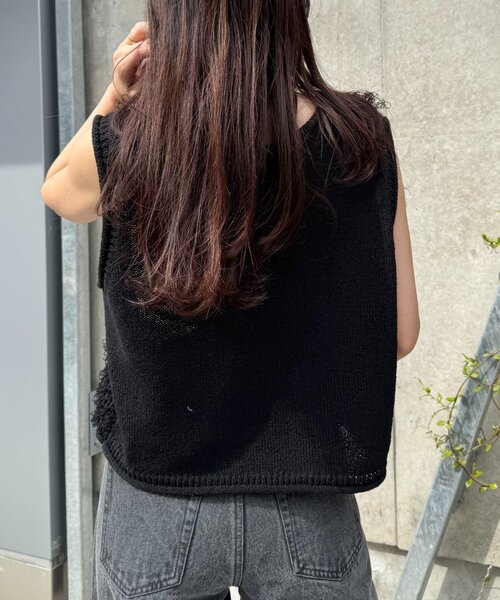CIAOPANIC TYPY（チャオパニックティピー）の「ループフリンジクロップド丈ベスト（ベスト・レディース・ブラック/オフホワイト/グレー/レッド・ONE SIZE）」の19枚目の写真