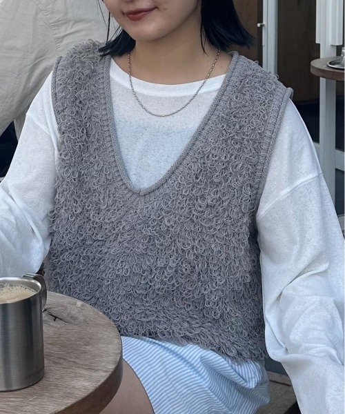 CIAOPANIC TYPY（チャオパニックティピー）の「ループフリンジクロップド丈ベスト（ベスト・レディース・ブラック/オフホワイト/グレー/レッド・ONE SIZE）」の7枚目の写真