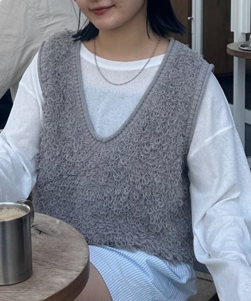 CIAOPANIC TYPY（チャオパニックティピー）の「ループフリンジクロップド丈ベスト（ベスト・レディース・ブラック/オフホワイト/グレー/レッド・ONE SIZE）」の8枚目の写真