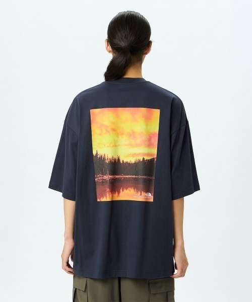 THE NORTH FACE(ザノースフェイス)の「THE NORTH FACE S/S YOSEMITE SCENERY TEE(ザ ノース フェイス ショートスリーブヨセミテシーナリーティー)(Tシャツ/カットソー・メンズ・ブラック系/ネイビー系/グレー系/ホワイト系・X-LARGE/LARGE/MEDIUM)」の4枚目の写真