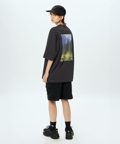 THE NORTH FACE(ザノースフェイス)の「THE NORTH FACE S/S YOSEMITE SCENERY TEE(ザ ノース フェイス ショートスリーブヨセミテシーナリーティー)(Tシャツ/カットソー・メンズ・ブラック系/ネイビー系/グレー系/ホワイト系・X-LARGE/LARGE/MEDIUM)」の21枚目の写真