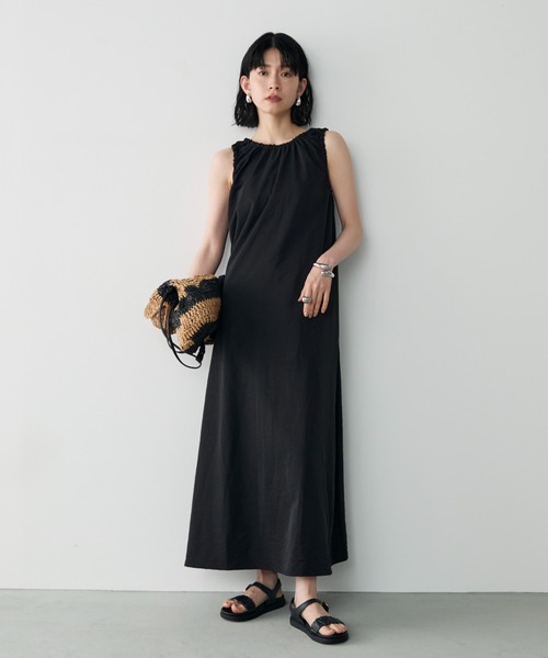[Avandress] shell wrinkle long onepiece★韓国の人気 バックオープンフレアマキシワンピース（ワンピース）｜Shelly