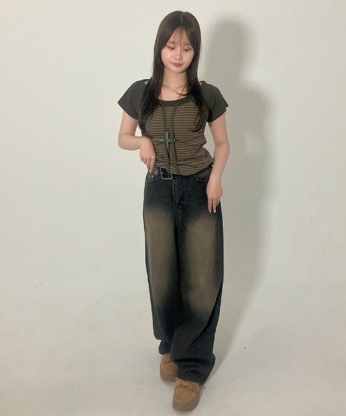 .KOM(ドットコム)の「A'GEM/9 × .kom 『.KOM/ドットケーオーエム』Y2Kライクショルダー開きボーダートップス(Tシャツ/カットソー・レディース・ネイビー/レッド/カーキ・FREE)」の8枚目の写真