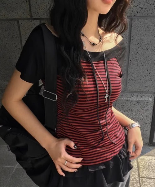 .KOM(ドットコム)の「A'GEM/9 × .kom 『.KOM/ドットケーオーエム』Y2Kライクショルダー開きボーダートップス(Tシャツ/カットソー・レディース・ネイビー/レッド/カーキ・FREE)」の18枚目の写真