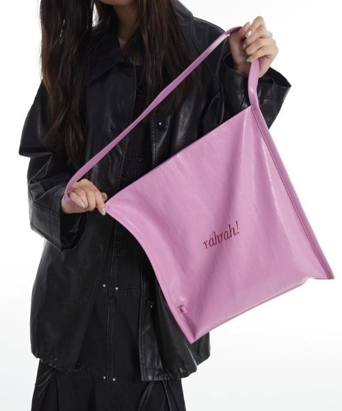 DIAVEL（ディアベル）の「【4色展開】秋冬韓国ムード大容量刺繍合成レザートートバッグ（トートバッグ・レディース・ブラウン/ブラック/レッド/ピンク・F）」の7枚目の写真