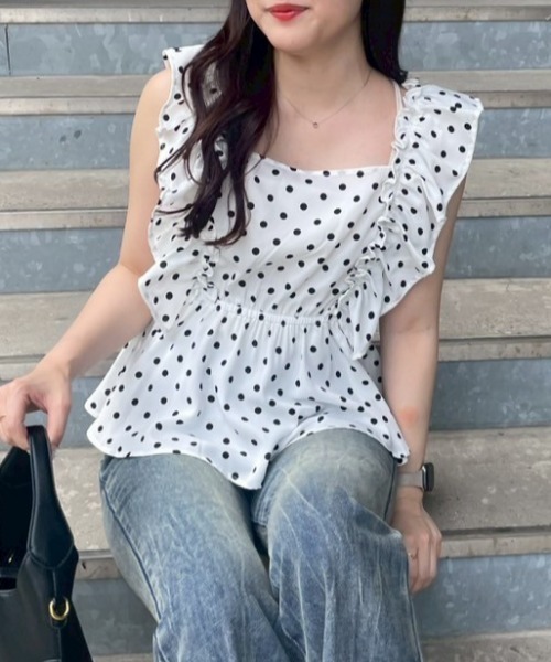 continuer de NICE CLAUP（コンティニューデナイスクラップ）の「【前後2WAY/ドット柄】シャーリングドット柄ブラウス（シャツ/ブラウス・レディース・ブラック/オフホワイト・FREE）」の3枚目の写真