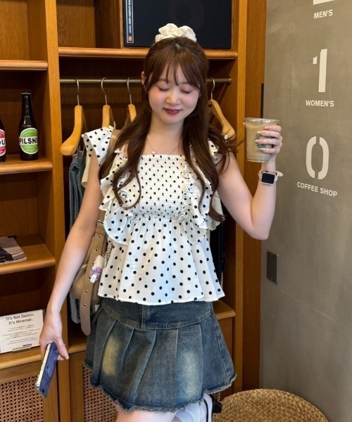 continuer de NICE CLAUP（コンティニューデナイスクラップ）の「【前後2WAY/ドット柄】シャーリングドット柄ブラウス（シャツ/ブラウス・レディース・ブラック/オフホワイト・FREE）」の10枚目の写真