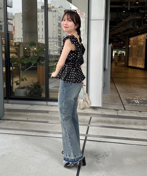 continuer de NICE CLAUP（コンティニューデナイスクラップ）の「【前後2WAY/ドット柄】シャーリングドット柄ブラウス（シャツ/ブラウス・レディース・ブラック/オフホワイト・FREE）」の12枚目の写真