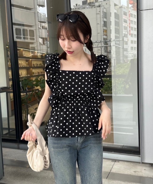 continuer de NICE CLAUP（コンティニューデナイスクラップ）の「【前後2WAY/ドット柄】シャーリングドット柄ブラウス（シャツ/ブラウス・レディース・ブラック/オフホワイト・FREE）」の11枚目の写真