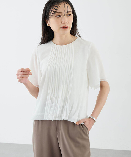 A/C DESIGN BY ALPHA CUBIC（エーシーデザインバイアルファキュービック）の「消しプリーツ楊柳ブラウス（Tシャツ/カットソー・レディース・オフホワイト/ライトグレー・M/L）」の3枚目の写真