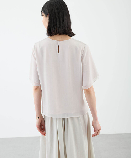A/C DESIGN BY ALPHA CUBIC（エーシーデザインバイアルファキュービック）の「消しプリーツ楊柳ブラウス（Tシャツ/カットソー・レディース・オフホワイト/ライトグレー・M/L）」の10枚目の写真