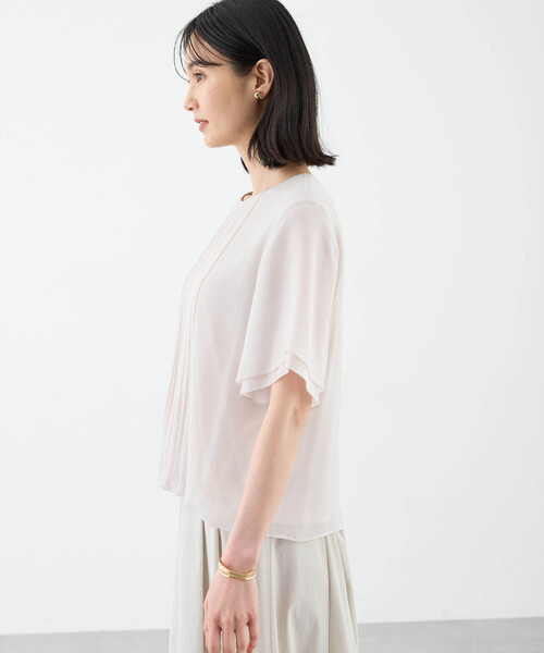 A/C DESIGN BY ALPHA CUBIC（エーシーデザインバイアルファキュービック）の「消しプリーツ楊柳ブラウス（Tシャツ/カットソー・レディース・オフホワイト/ライトグレー・M/L）」の11枚目の写真