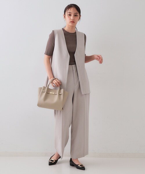 OPAQUE.CLIP（オペークドットクリップ）の「【軽量/2WAY/通勤対応】フロントベルトデザインミドルトートバッグ（ショルダーバッグ・レディース・チャコールグレー/ベージュ/アイボリー/ブラック/ワイン系1/ブラウン系1/シルバー系9・00）」の20枚目の写真