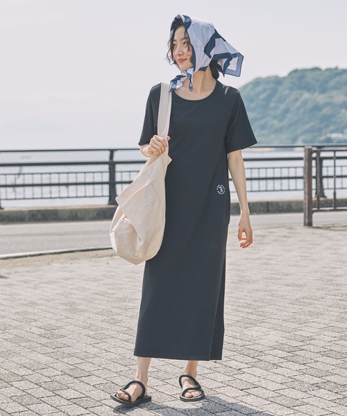 Unblend（アンブレンド）の「【 POOLSIDE COFFEE × Unblend 】ロゴ刺繍 カットリブ ハーフスリーブ ワンピース（ワンピース・レディース・ブラック/ネイビー/ブラウン・FREE）」の9枚目の写真