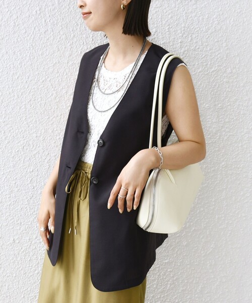 SHIPS(シップス)の「〈防シワ加工〉チノ ウール ボタン ジレ(ベスト・レディース・ブラウン/ブラック・ONE SIZE)」の9枚目の写真