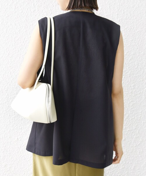 SHIPS(シップス)の「〈防シワ加工〉チノ ウール ボタン ジレ(ベスト・レディース・ブラウン/ブラック・ONE SIZE)」の10枚目の写真