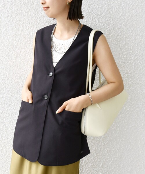 SHIPS(シップス)の「〈防シワ加工〉チノ ウール ボタン ジレ(ベスト・レディース・ブラウン/ブラック・ONE SIZE)」の13枚目の写真